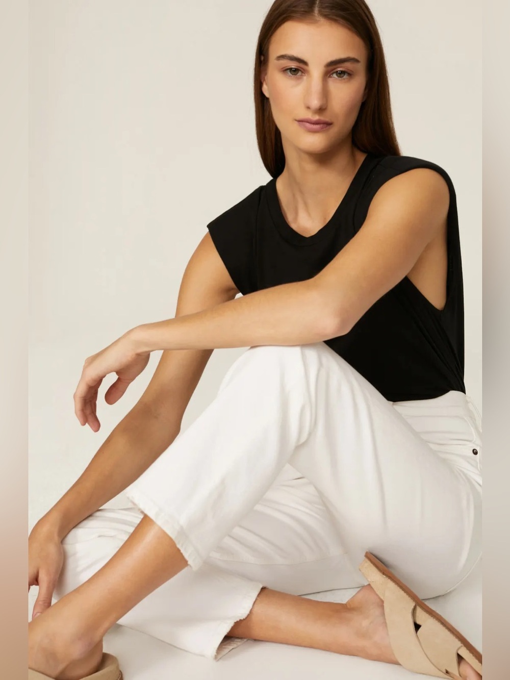 Agolde Riley Cropped White Jeans - Picture 3 of 10